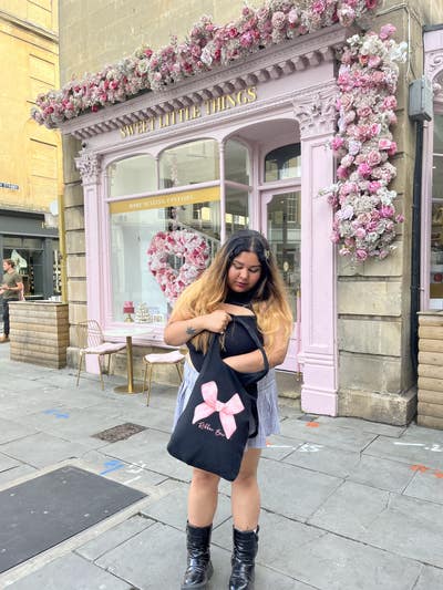 I am a female aged 26. I am looking for a sin... Main Photo