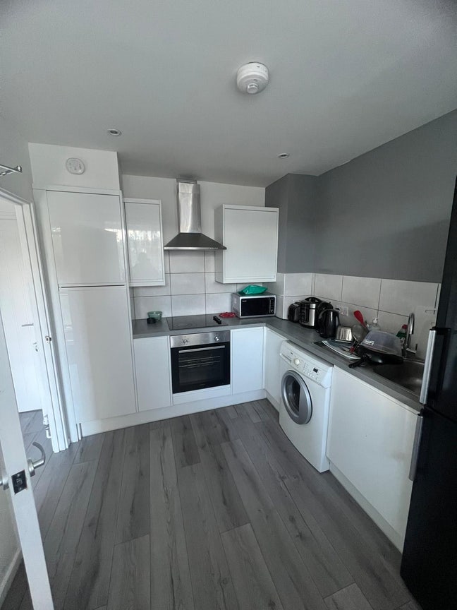 4 Bed flat near Queen Mary university  Main Photo