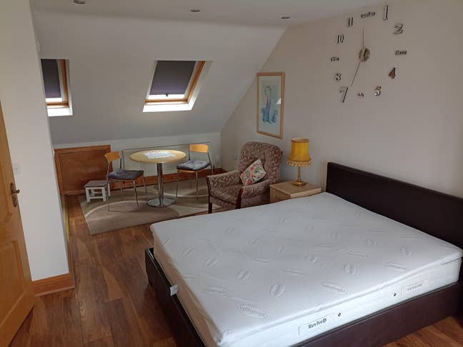 Studio Flat to Rent Main Photo