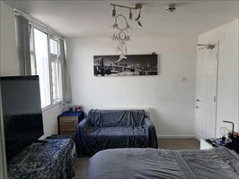 🏡 Newly Renovated Room Near Amazon & Maylands Ind Main Photo
