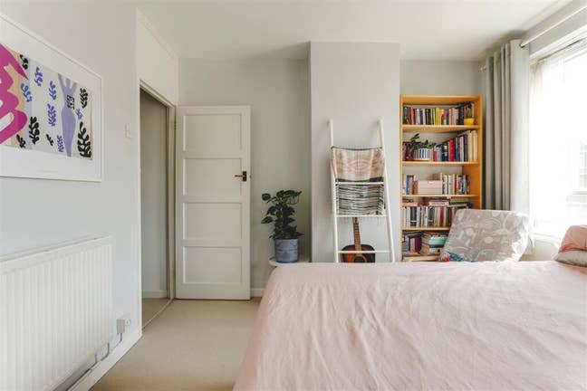 Excellent location Hoxton Street Main Photo