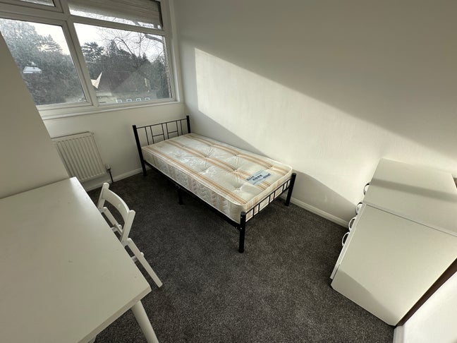 🏡 Single Room in Harrow/ 15 Mins to Piccadilly Main Photo