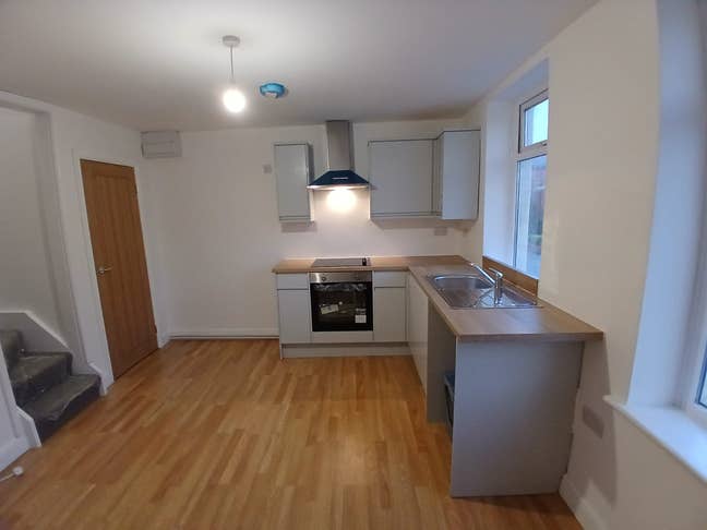 Stunning 3 Bedroom Flat to Rent on Broadway  Main Photo