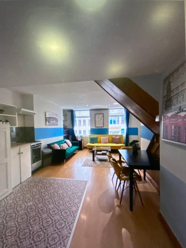 1 Bed Flat In Commercial Road Main Photo