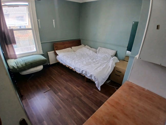 Spacious  Room in Wallington Town Centre Main Photo