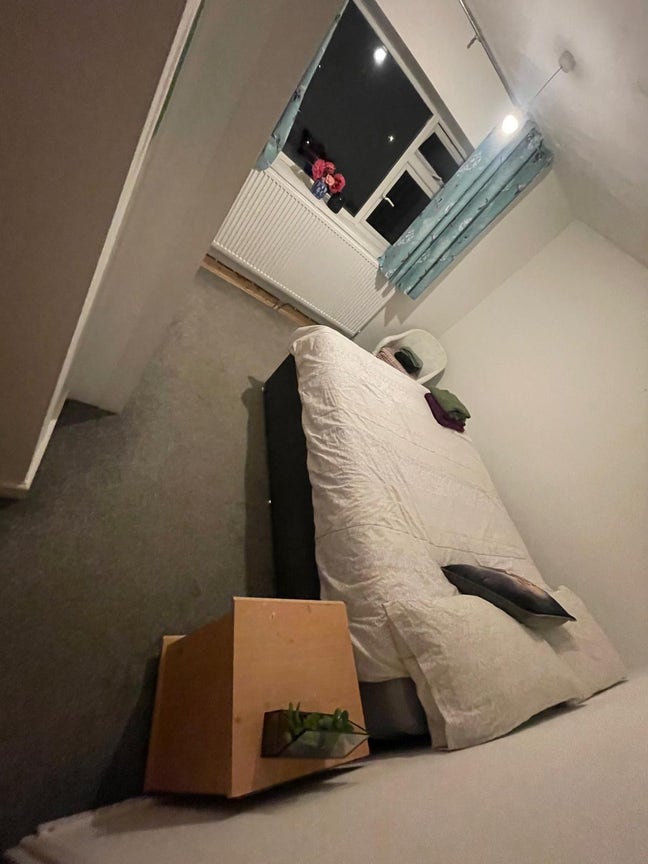 Double room in 3 bed house  Main Photo