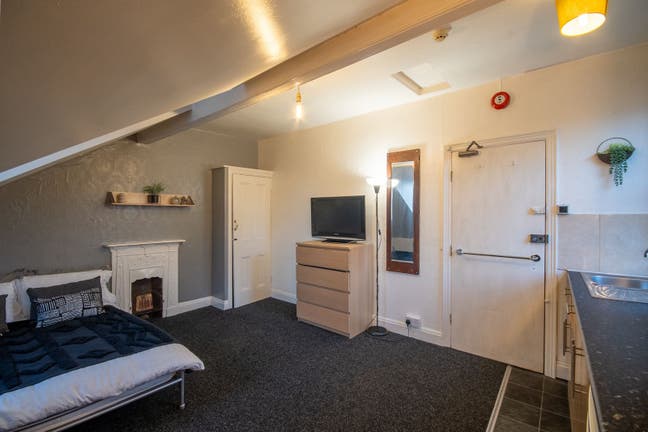 Norfolk Street - Large Double with Kitchenette Main Photo