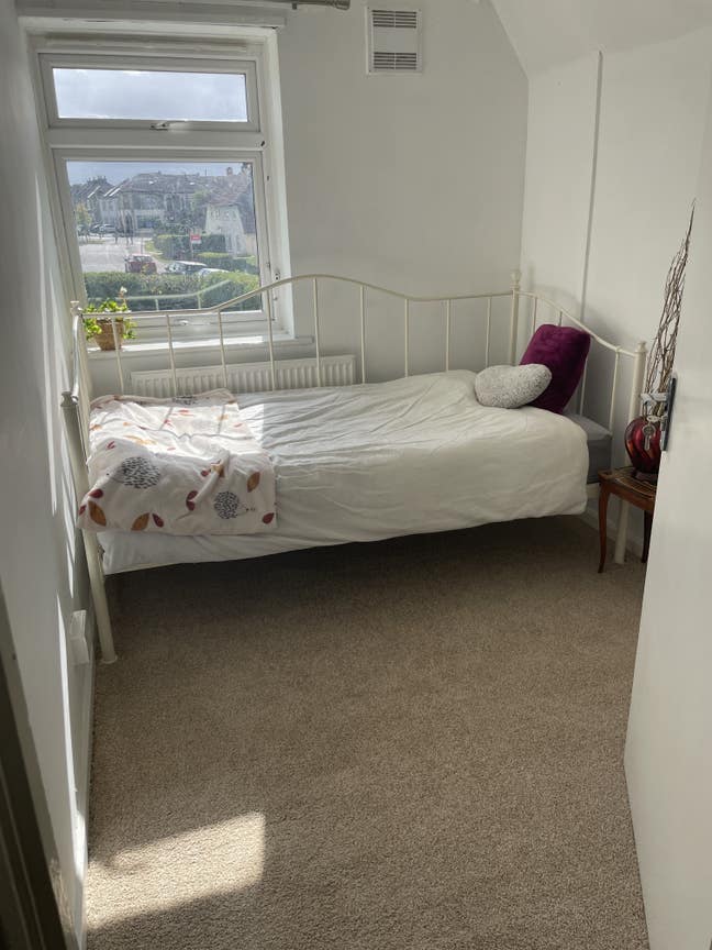 Single room, part furnished. Fishponds  Main Photo