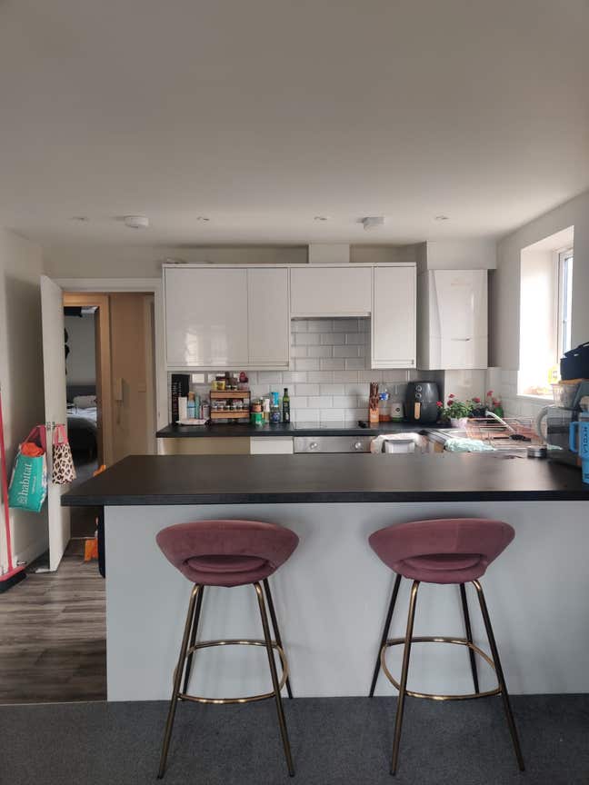 Double Bedroom in Flatshare, Available for Rent Main Photo