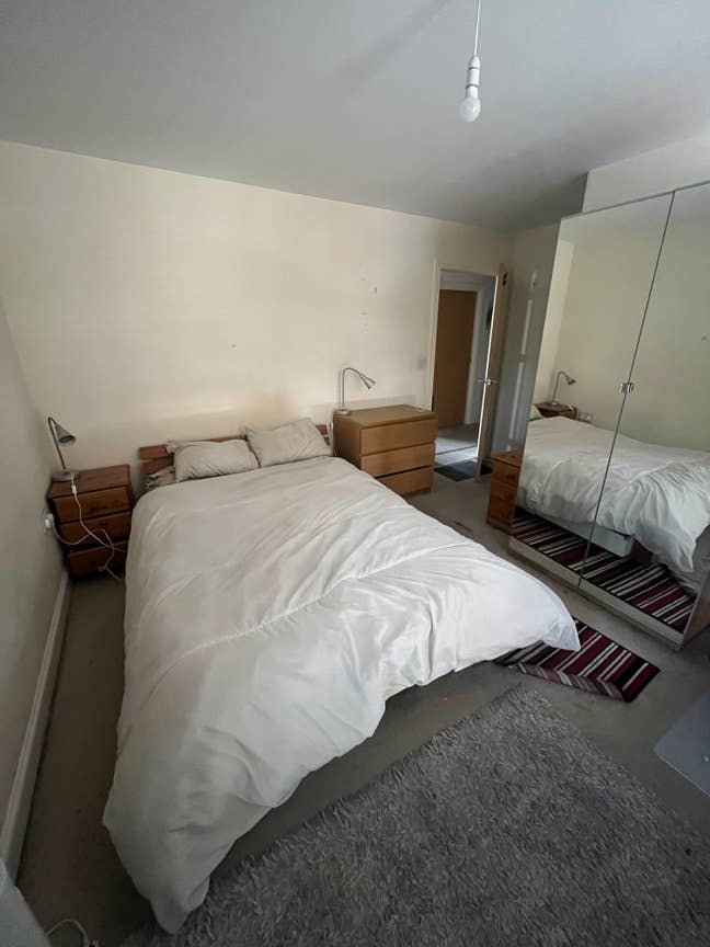 En-suite room available in Colindale area - Band E Main Photo
