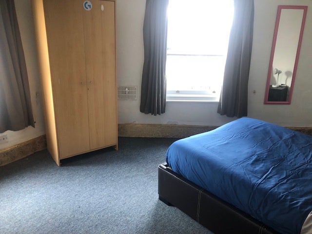 Double Furnished Room by the Square Main Photo