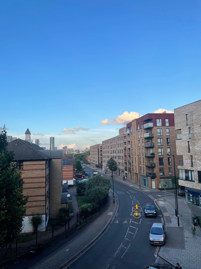 Double Bedroom with Bathroom in SE16 7DR Main Photo