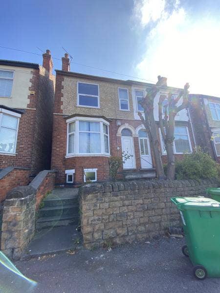 5 Bedroom House Share in Lenton Main Photo