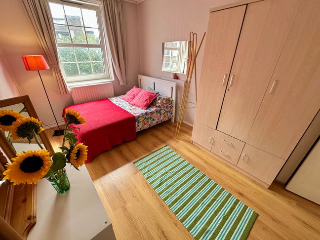 2 big master rooms-7m Farringdon/8min Angel-NOW! Main Photo