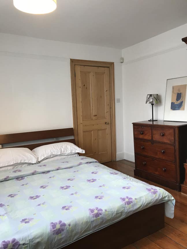 Short Let Zone 2 Ensuite and Own Kitcenette  Main Photo