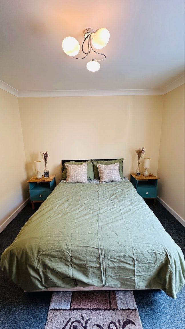 Double bed room in Canary Wharf  Main Photo