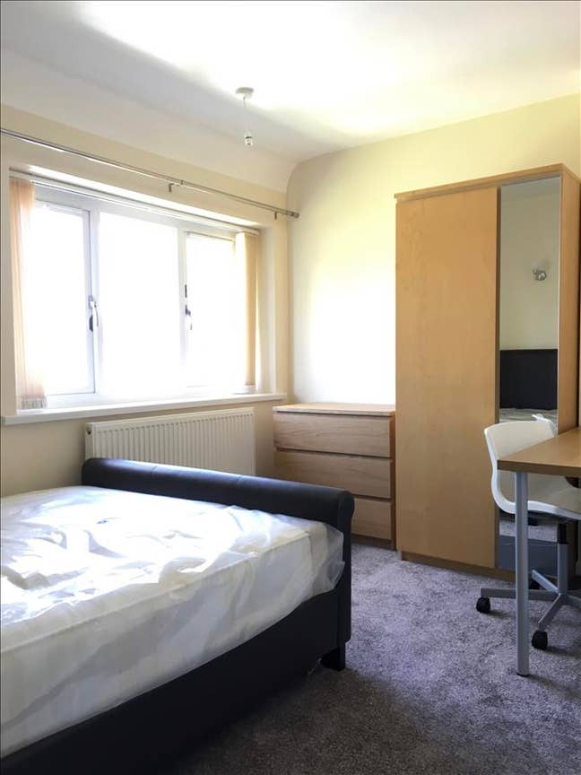 4-Bed Student House in Nottingham with Drive Main Photo