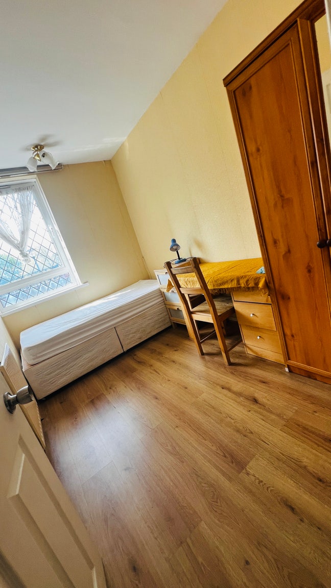 Double room in Canary Wharf (15mins walk) Main Photo