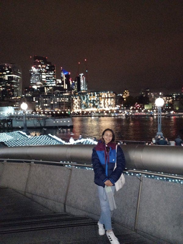 Hey there!  I'm 26, and I've been in Edinbu... Main Photo