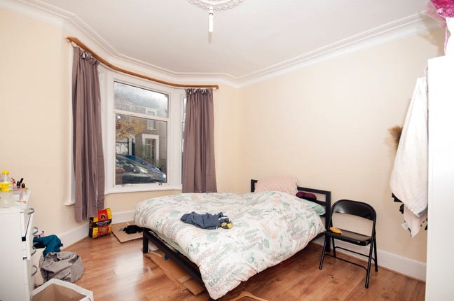 Two rooms available  Leyton Main Photo
