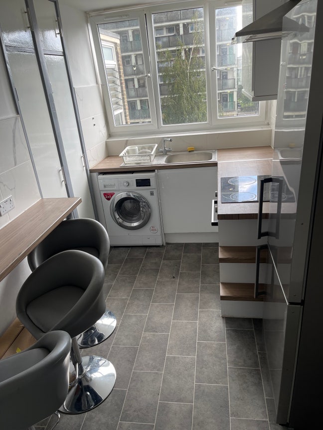 1 Affordable Room near Stepney Green Main Photo