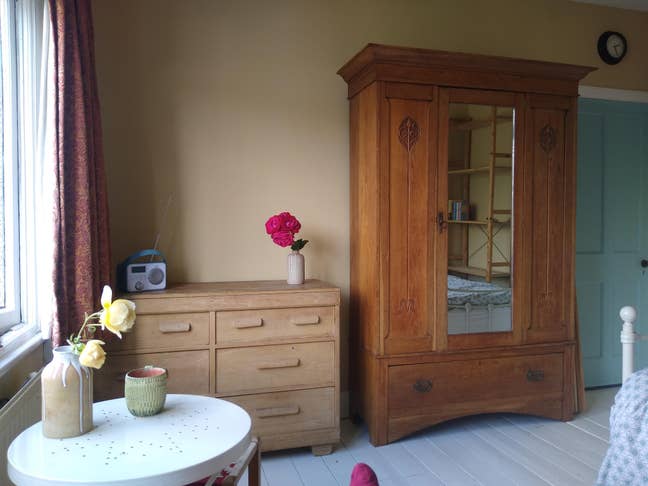 Room to Rent in friendly family home Main Photo
