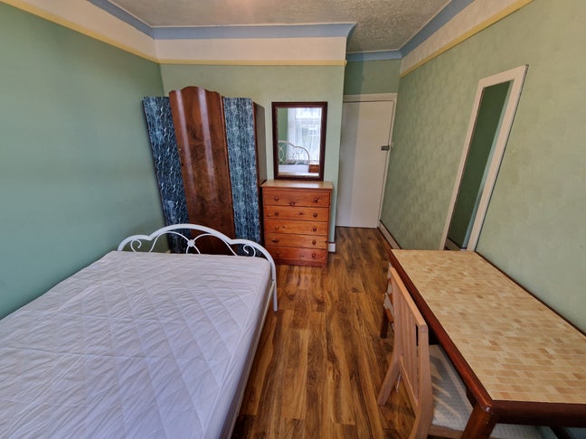 Double Bedrooms close to Leyton Tube Station Main Photo