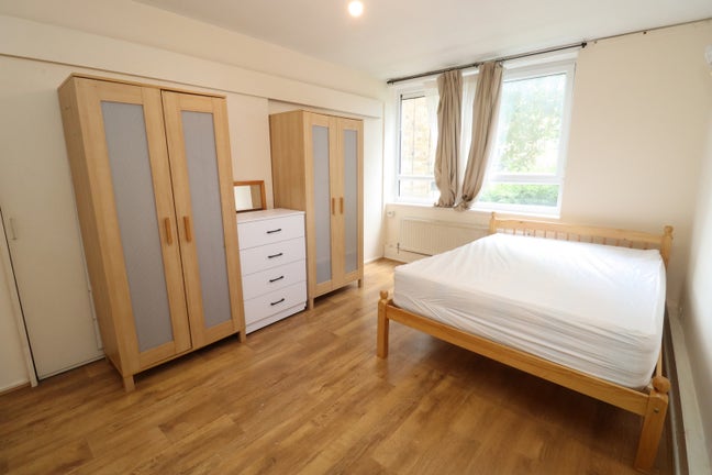 Kilburn Park Station on Your Doorstep--Book Now!! Main Photo