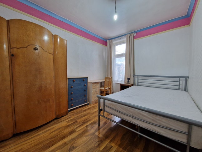 Double Bedrooms close to Leyton Tube Station Main Photo