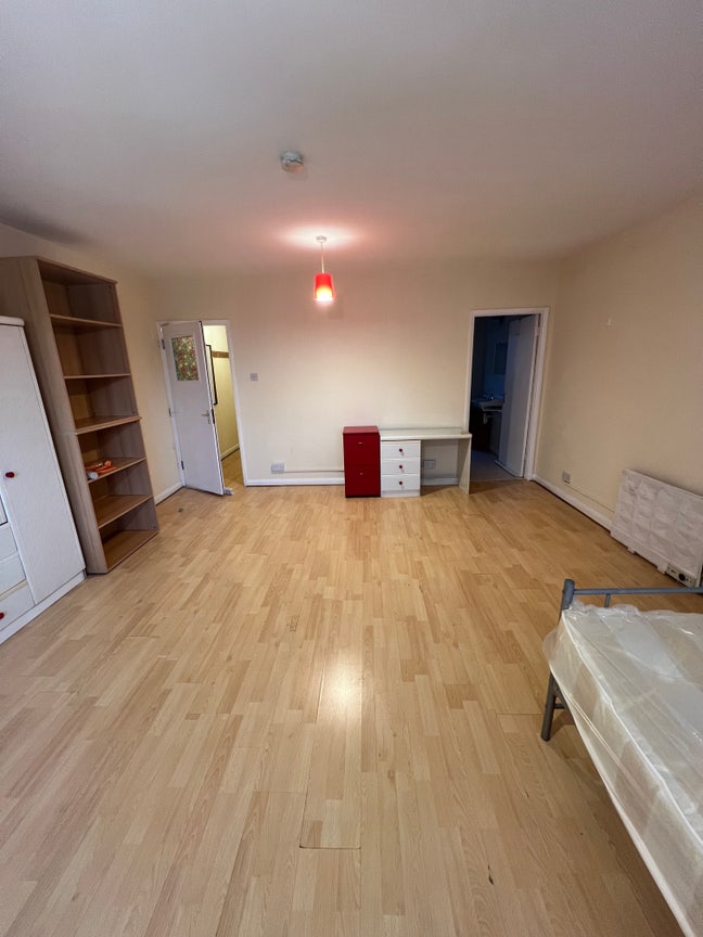 Large Studio Flat – Prime Camden Location Main Photo