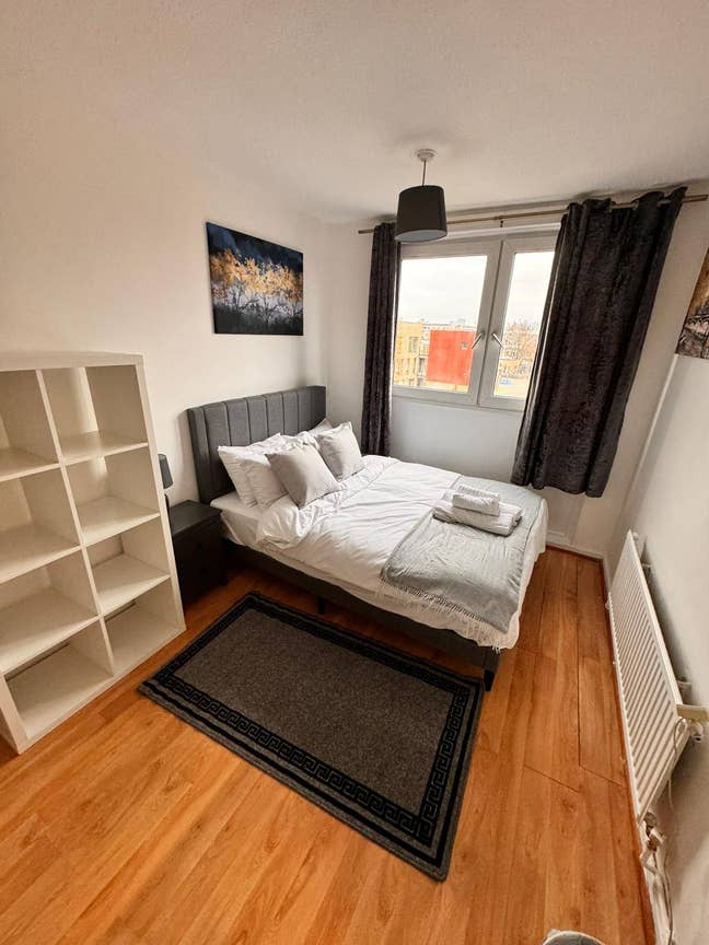 Large Room/S Next to Mile End and Qmul  Main Photo