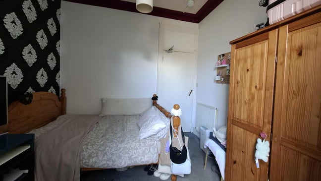 Lovely bedroom up for grabs Main Photo