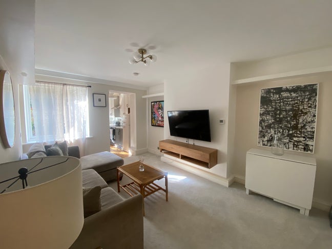 Room in a Newly Renovated Shared Flat, W14 Main Photo