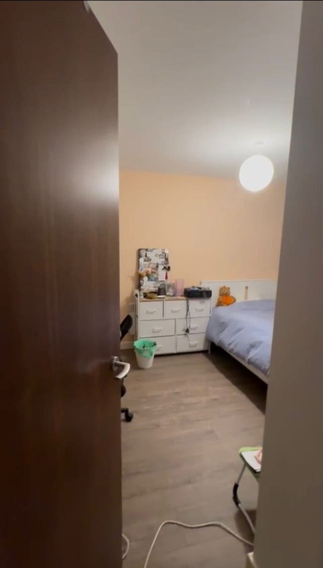 En-suite Room near city centre Main Photo