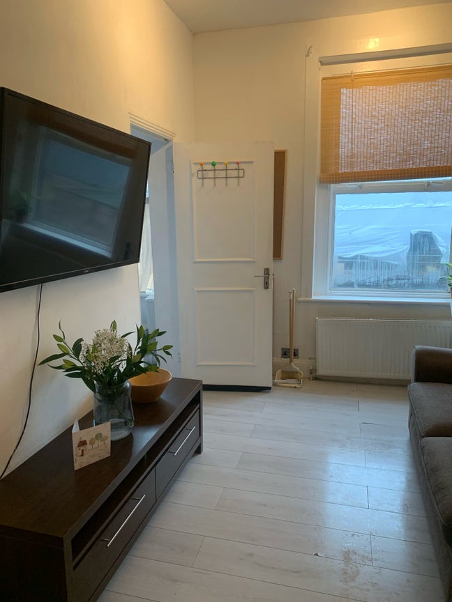 Self contained studio in shared flat  Main Photo