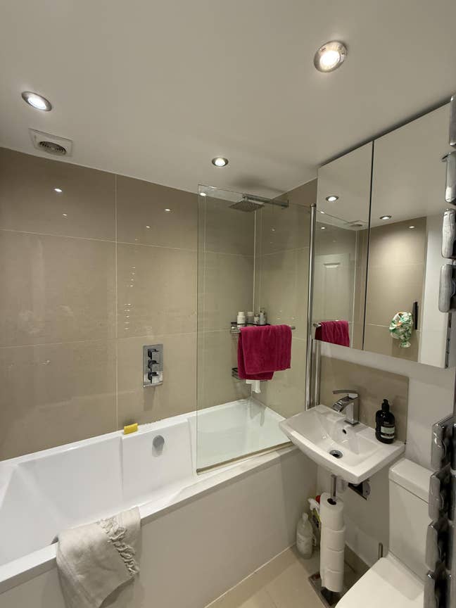 ⭐️ Lovely Double Room Available in Clapham ⭐️ Main Photo