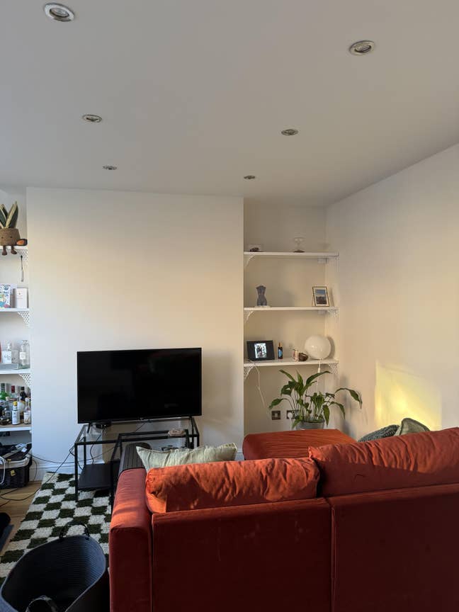 ⭐️ Lovely Double Room Available in Clapham ⭐️ Main Photo