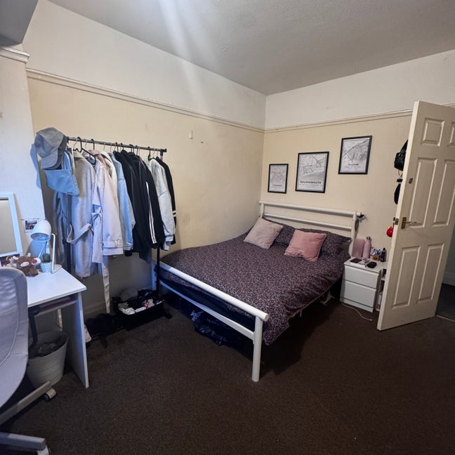 Double Room for Rent – Female House Share Main Photo