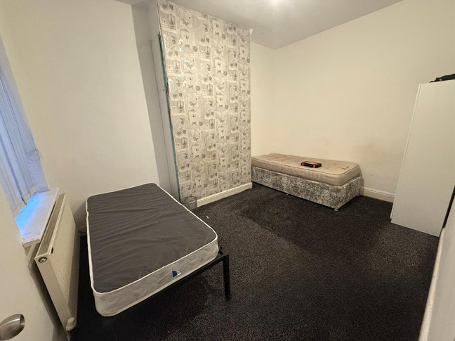 Rooms available close to University of Salford Main Photo