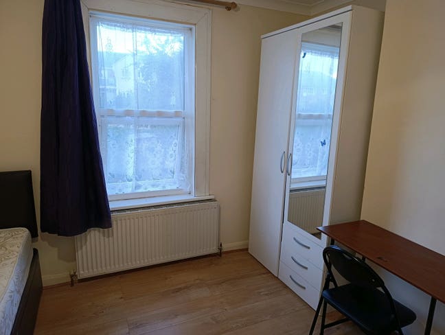 Double Room to Rent Main Photo