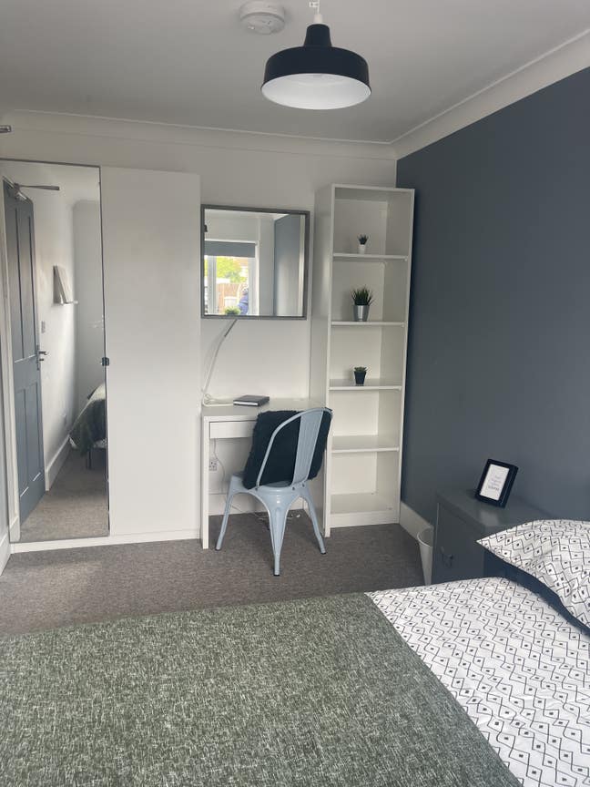 Quality Living for Awesome People - Double Room Main Photo