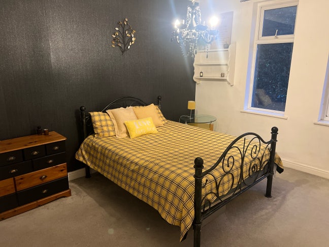 Beautiful double room in MONTON Main Photo