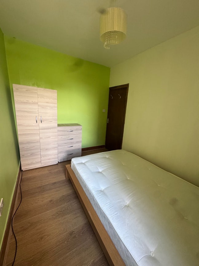 Room available in Leyton  Main Photo
