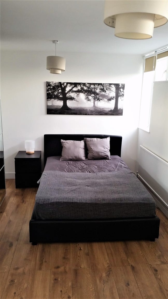 Large Double Room in modern 4 Bedroom Flat Main Photo