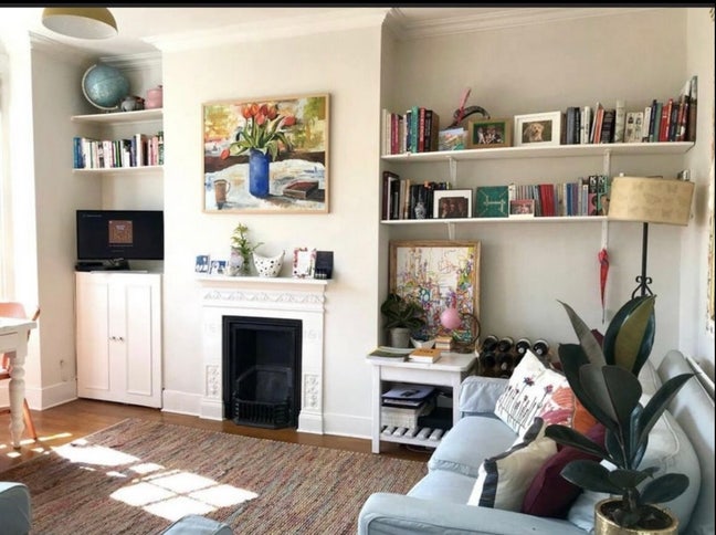 Bright, colourful flat in Stockwell Main Photo