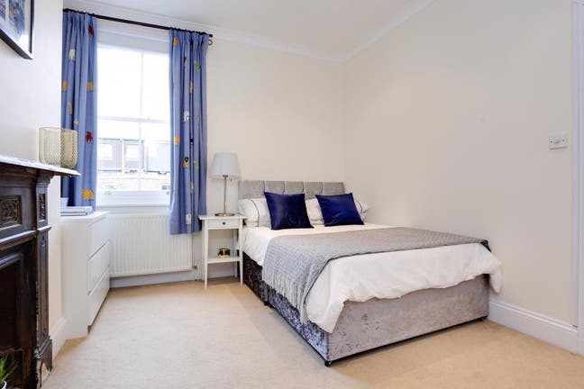 Lovely First Floor Double Bedroom in Chiswick W4 Main Photo