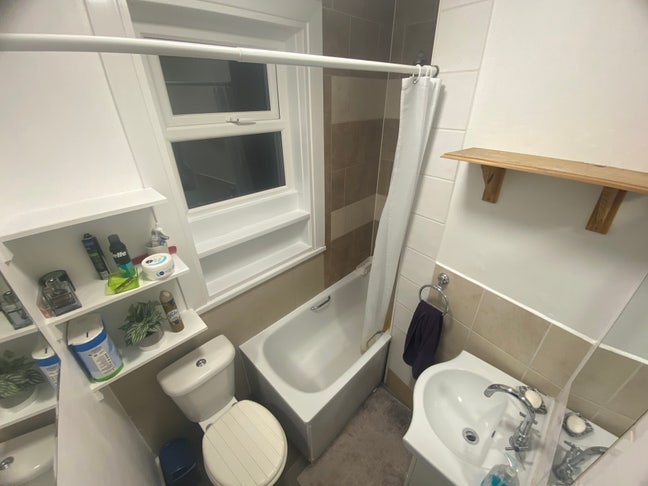 Cozy Furnished Room in Northfield – 3 Mins to Tube Main Photo