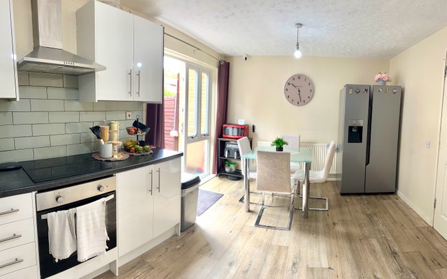 Room for 1 Person – Clean & tidy house  Main Photo