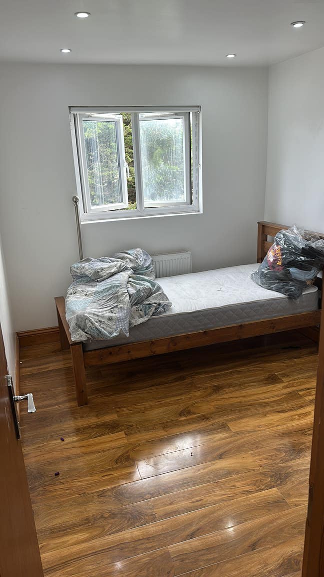 Room available on Greenstreet Main Photo