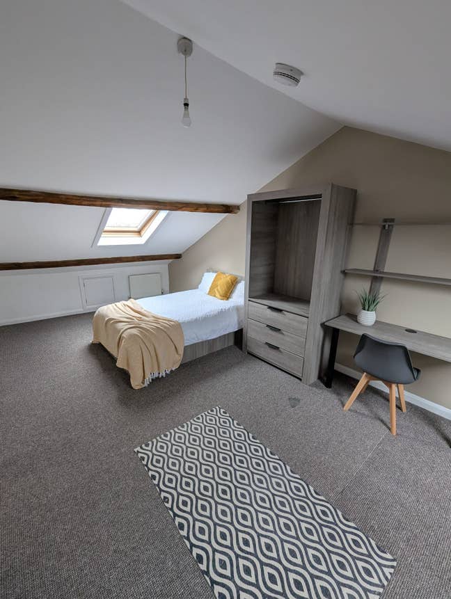 Stylish Living! - Just minutes away from Campus! Main Photo